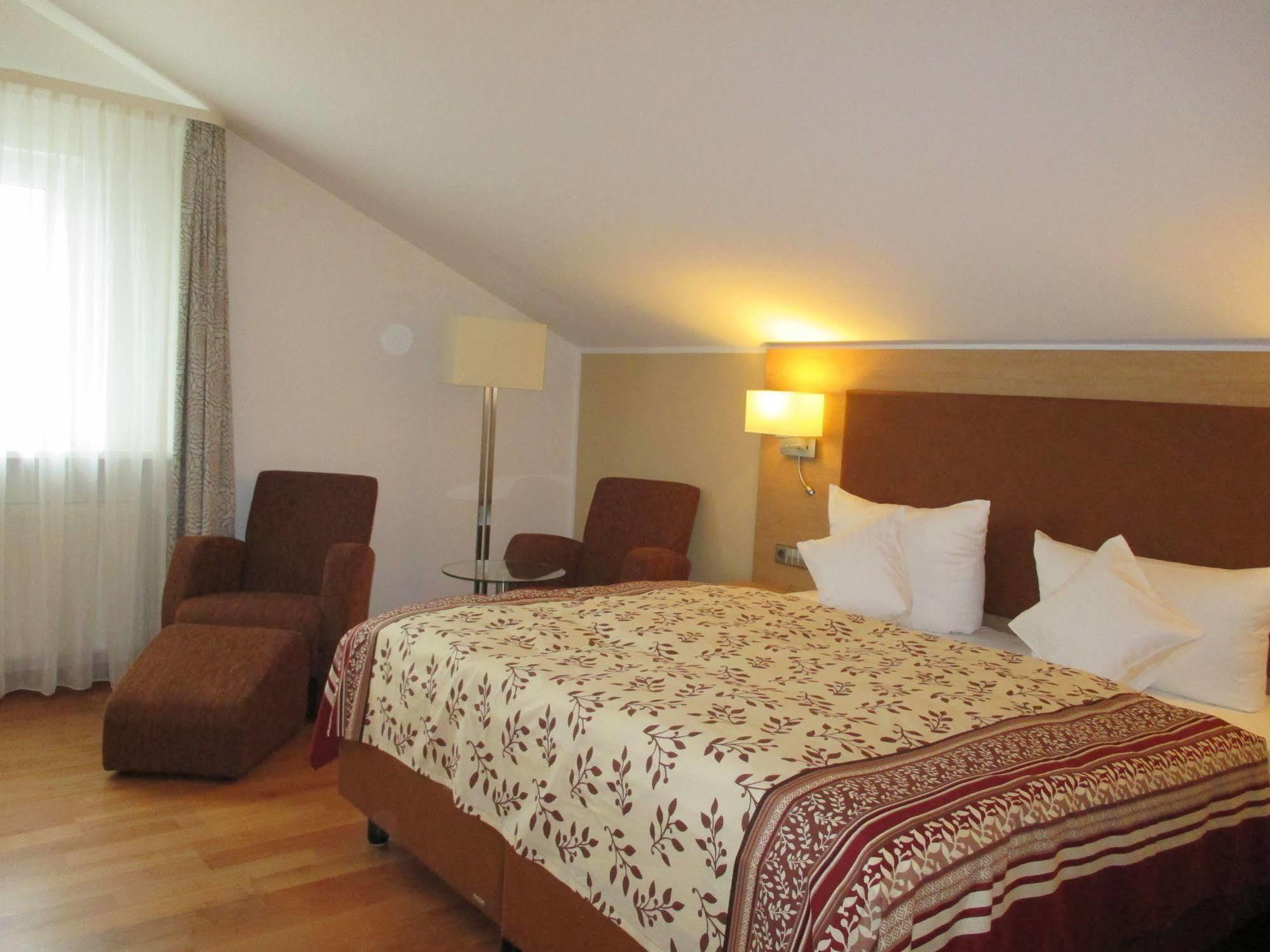 Hotel Am Yachthafen Konstanz Buitenkant foto